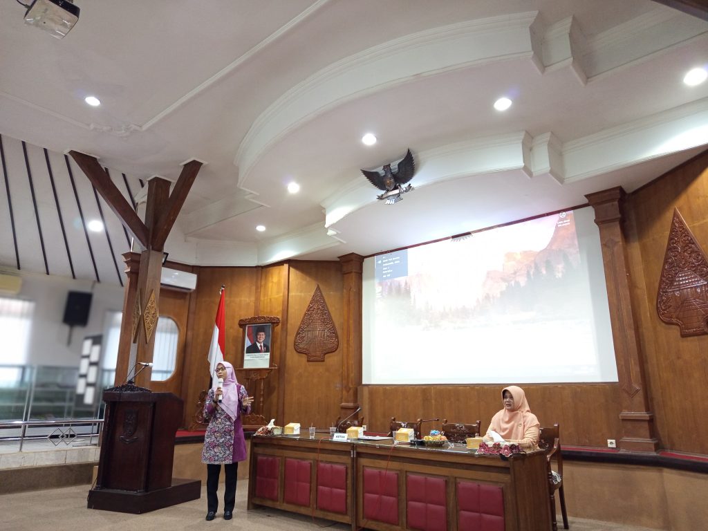 Sekretaris Bakesbangpol Purbalingga Jadi Narasumber pada Pengukuhan dan Raker DWP Kabupaten Purbalingga
